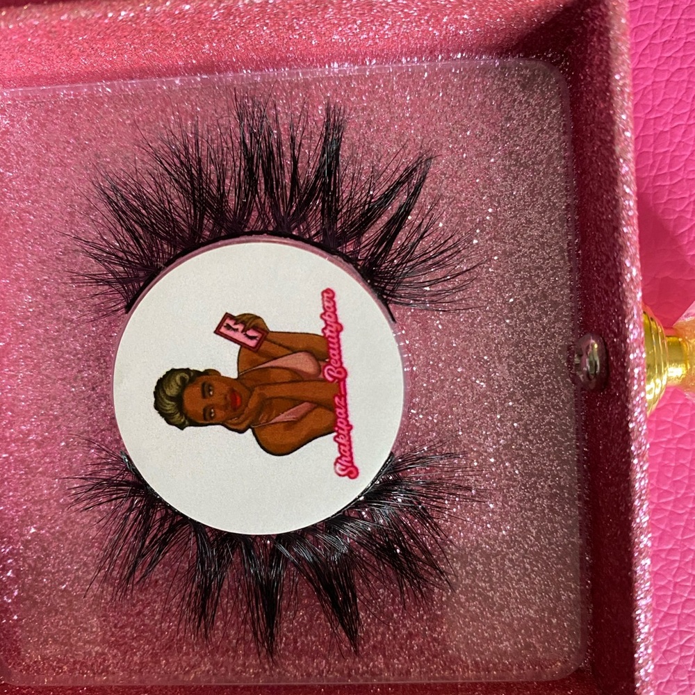 Eyelashes - Picture 2 of 5